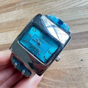 Geneva ladies blue and silver tone fashion cuff Watch NEW BATTERY